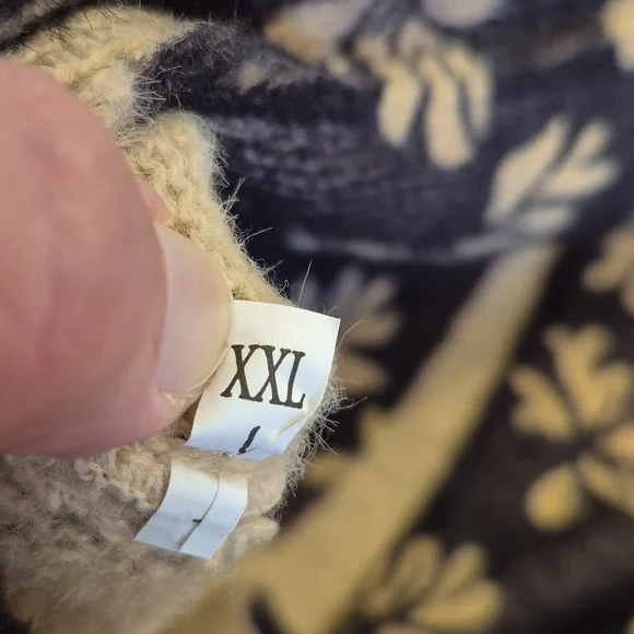 YESNO Women's V-neck Cardigan Sweater, Oversized, Floral 110 - Picture 9 of 9